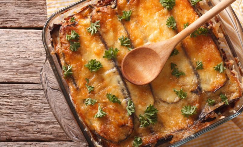 Musaca de vinete cu dovlecei si parmezan, fara carne, la cuptor