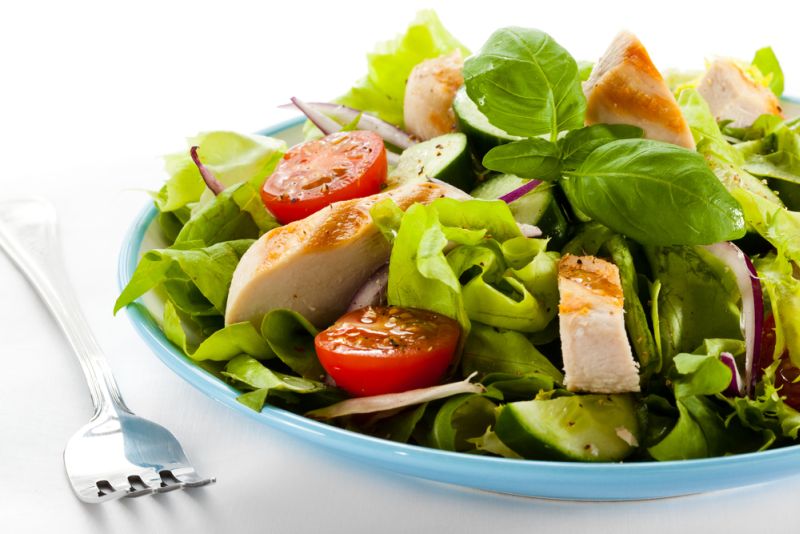 Salata Caesar cu pui