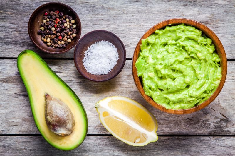 Pui cu sos de avocado